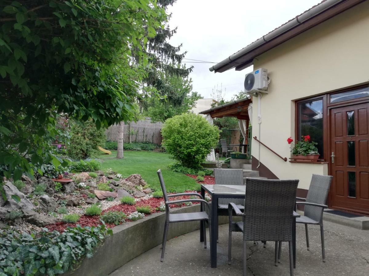 Gyoengyszem Vendeghaz Hotel Eger Exterior photo